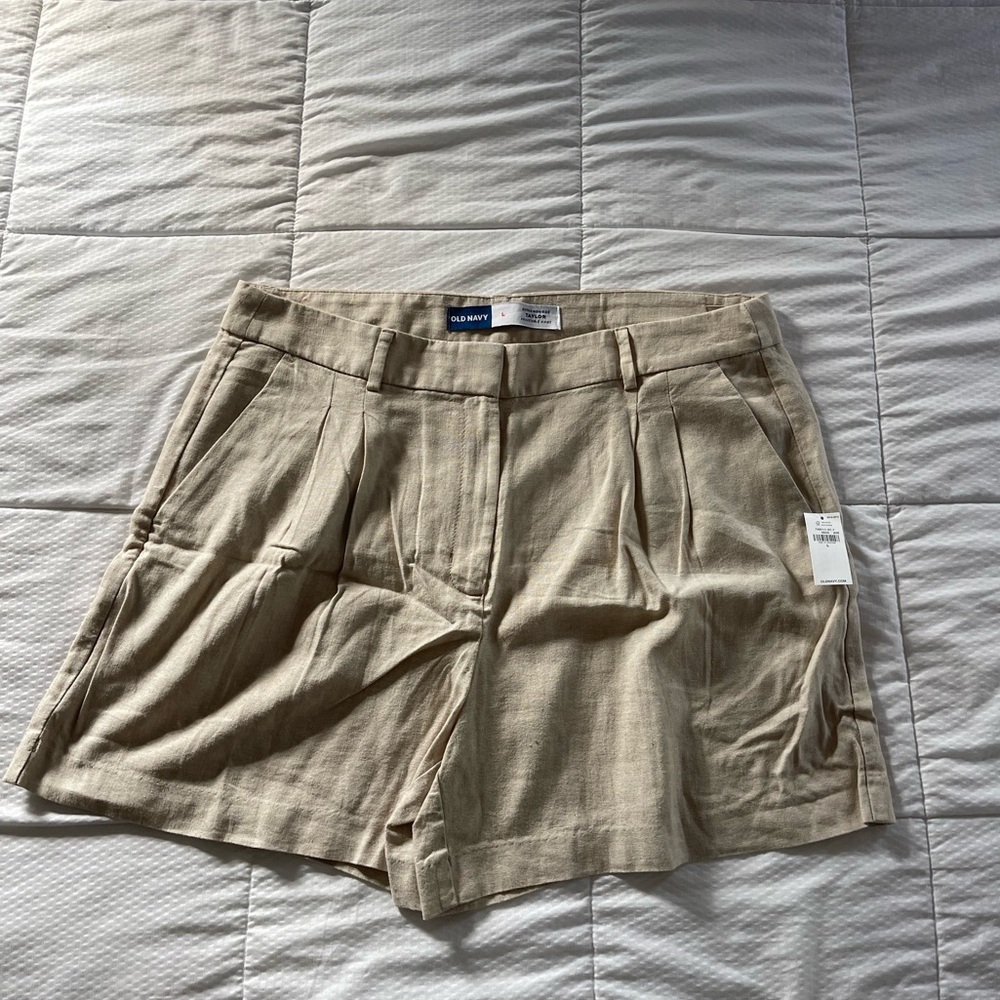 Beige Old Navy Taylor Adjustable Pleated Shorts
